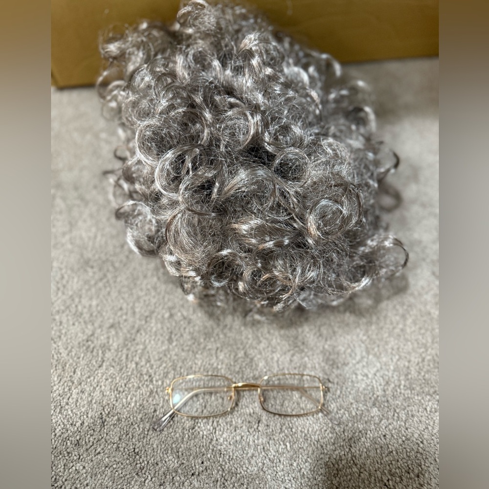 Curly Gray Hair Wig & Glasses